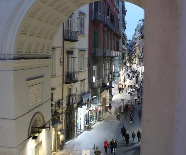 Napoliforever Elegant A Chiaia Centro 公寓