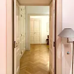 דירה Napoliforever Elegant A Chiaia Centro נאפולי