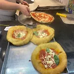 Napoliforever Elegant A Chiaia Centro נאפולי