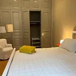 Napoliforever Elegant A Chiaia Centro דירה