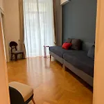 Napoliforever Elegant A Chiaia Centro * נאפולי