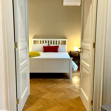 Napoliforever Elegant A Chiaia Centro