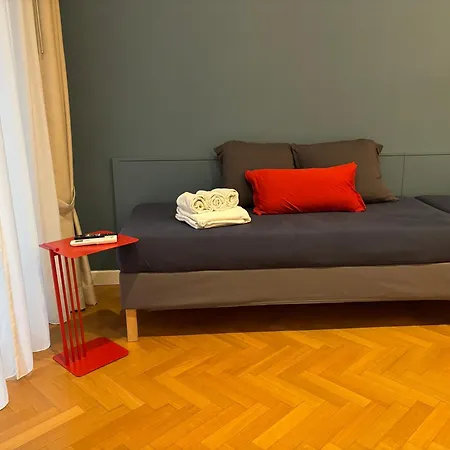 Napoliforever Elegant A Chiaia Centro נאפולי
