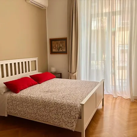 Napoliforever Elegant A Chiaia Centro דירה